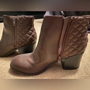 Womens chunky boot